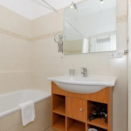 Duenenschloss Duenenschloss 1-26 * Kuehlungsborn